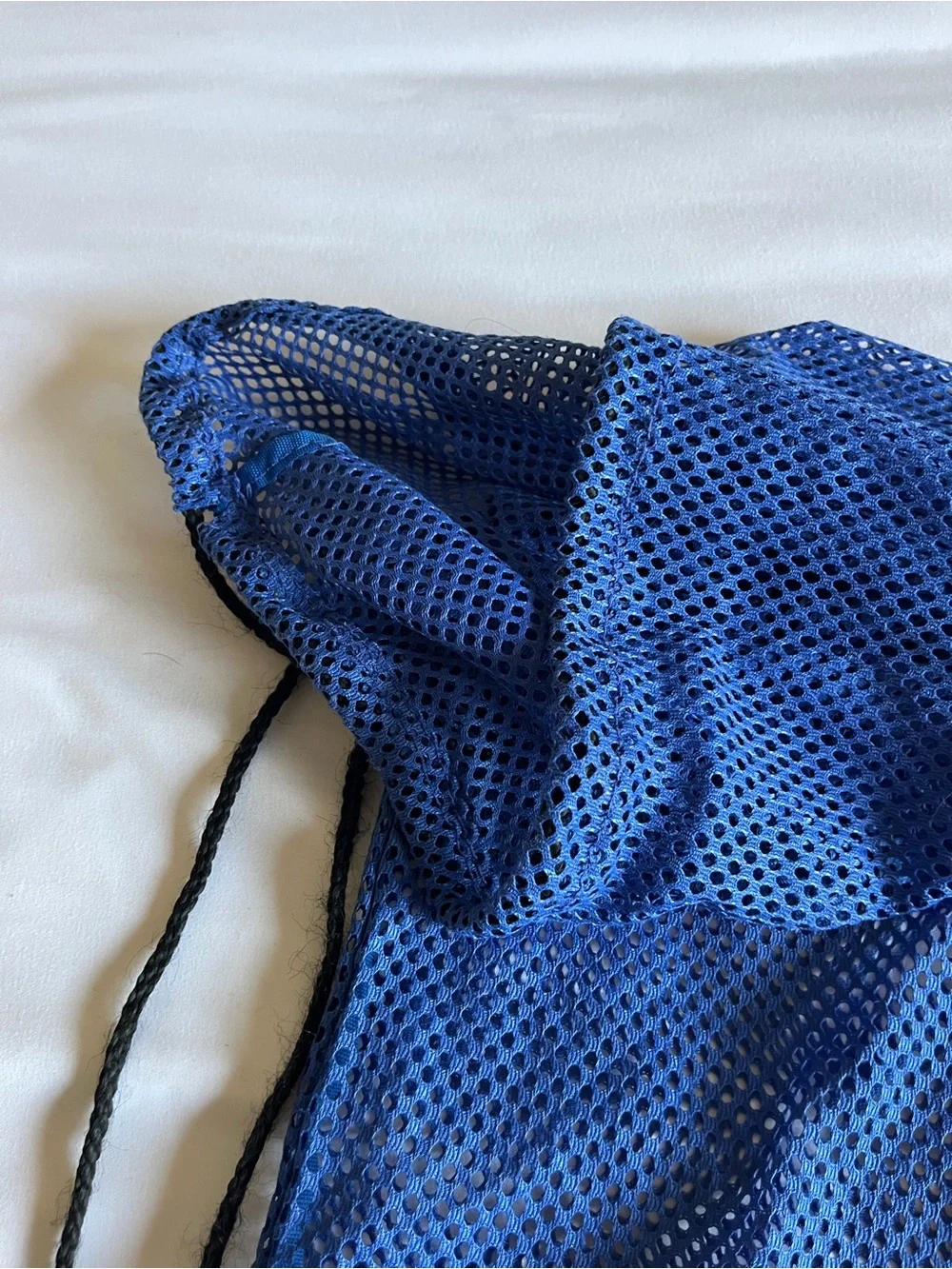 Sporti Blue Mesh Drawstring Swim Gear Bag Backpack 14x28 Wet/Dry Travel Sack